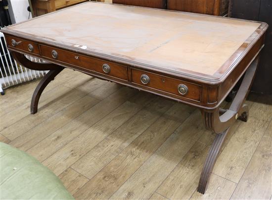 Regency style mahogany library table L.167cm